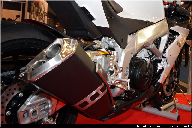 aprilia_rsv4r_2_bruxelles_2010_0002