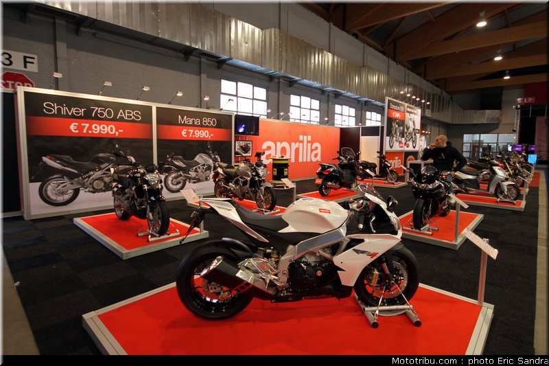 aprilia_stand_bruxelles_2010_0004