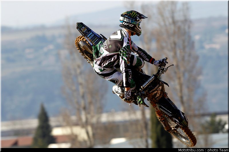 tonus_001_cross_international_valence_2012