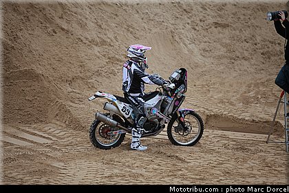 0024_makingof_anna_polina_hugo_payen_dakar_2012_009.jpg