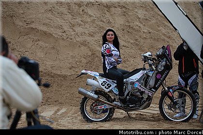 0048_makingof_anna_polina_hugo_payen_dakar_2012_033.jpg