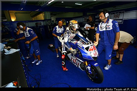 motogp_lorenzo_04.jpg