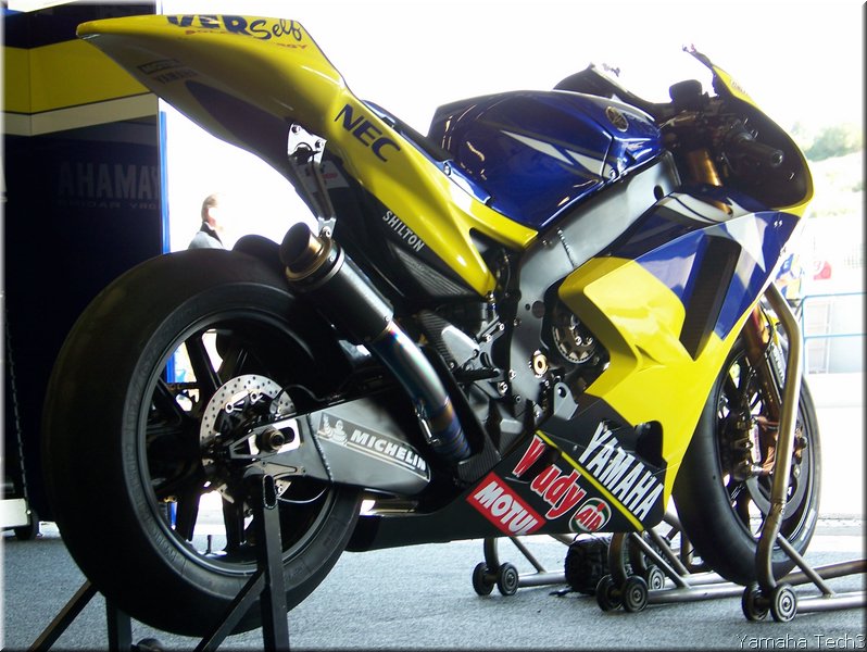 001tech3-yamaha