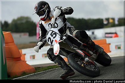 van_humbeeck_001_superbiker_mettet_2011.jpg