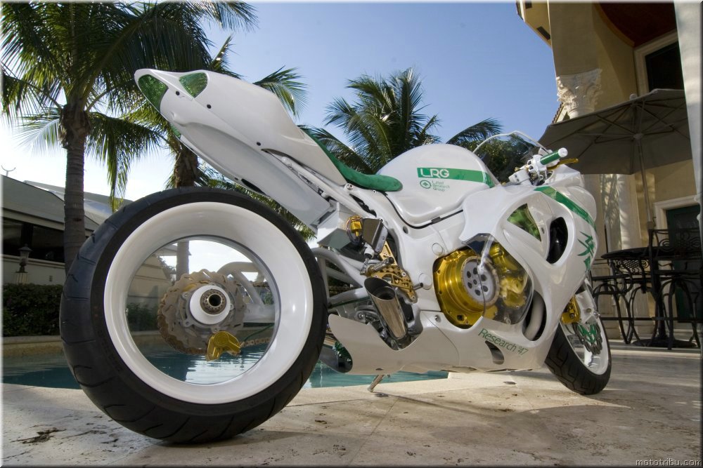 suzuki-hayabusa-lrg-1