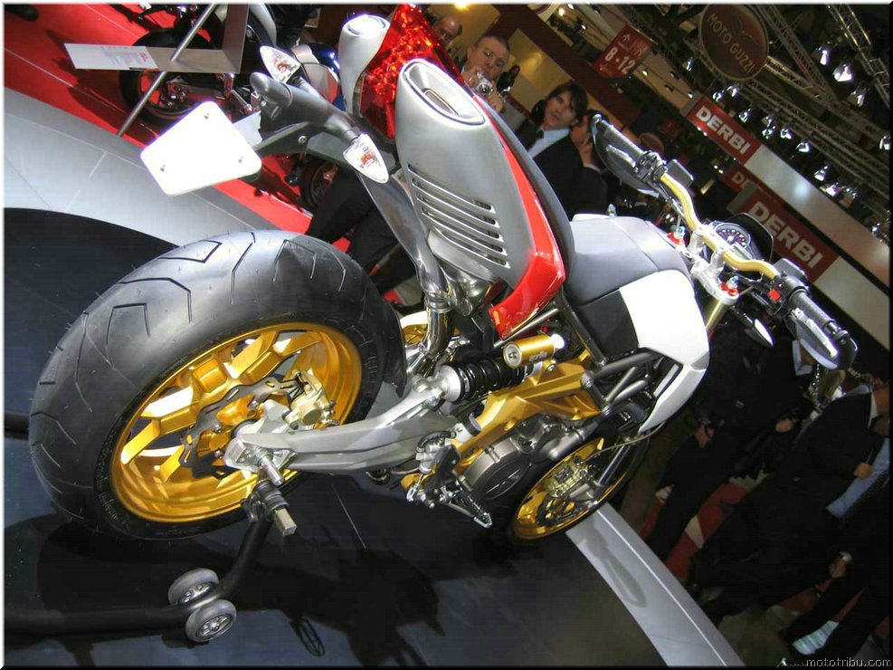 MOTO 