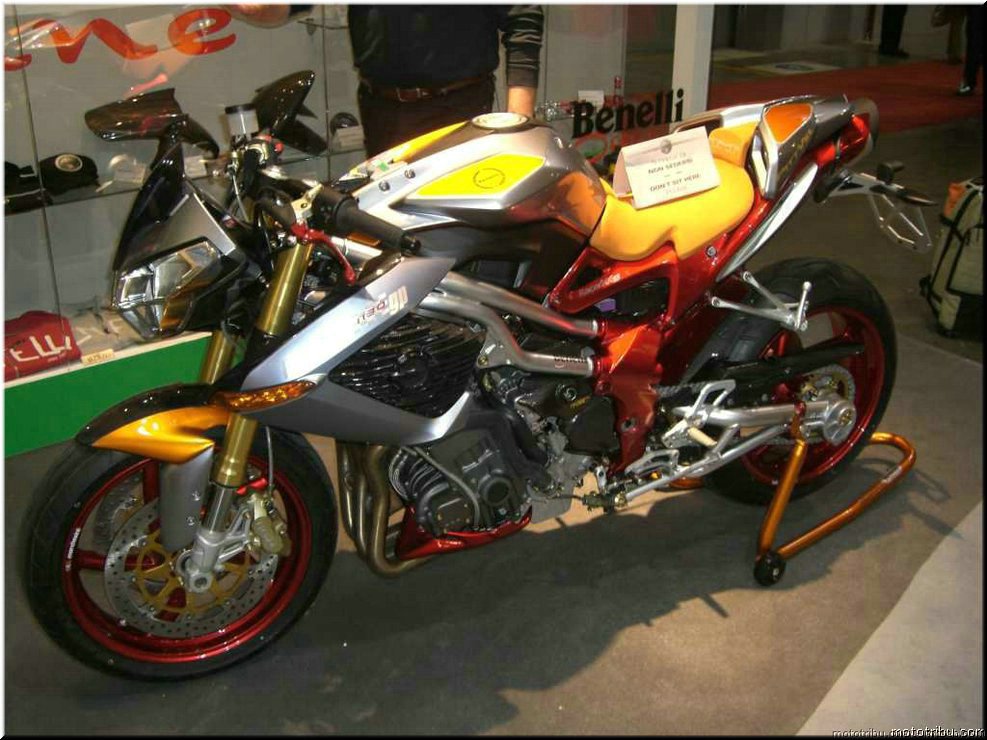 MOTO 