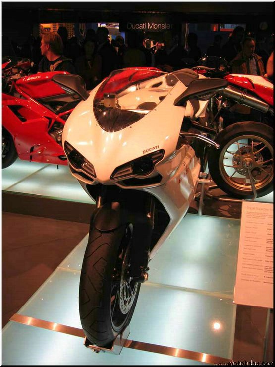 MOTO 