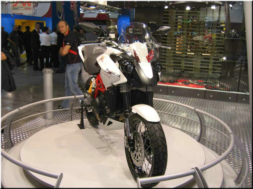 MOTO 