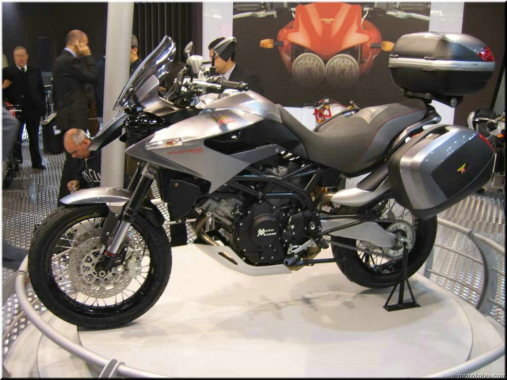 MOTO 
