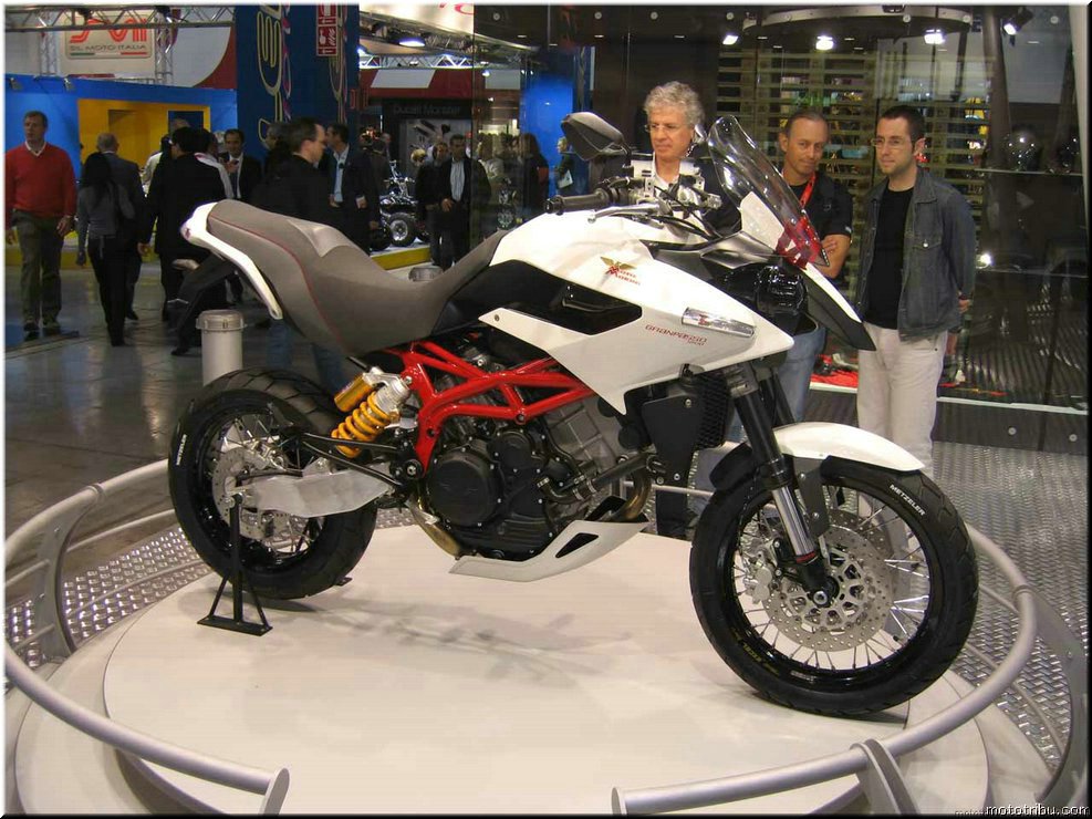 MOTO 