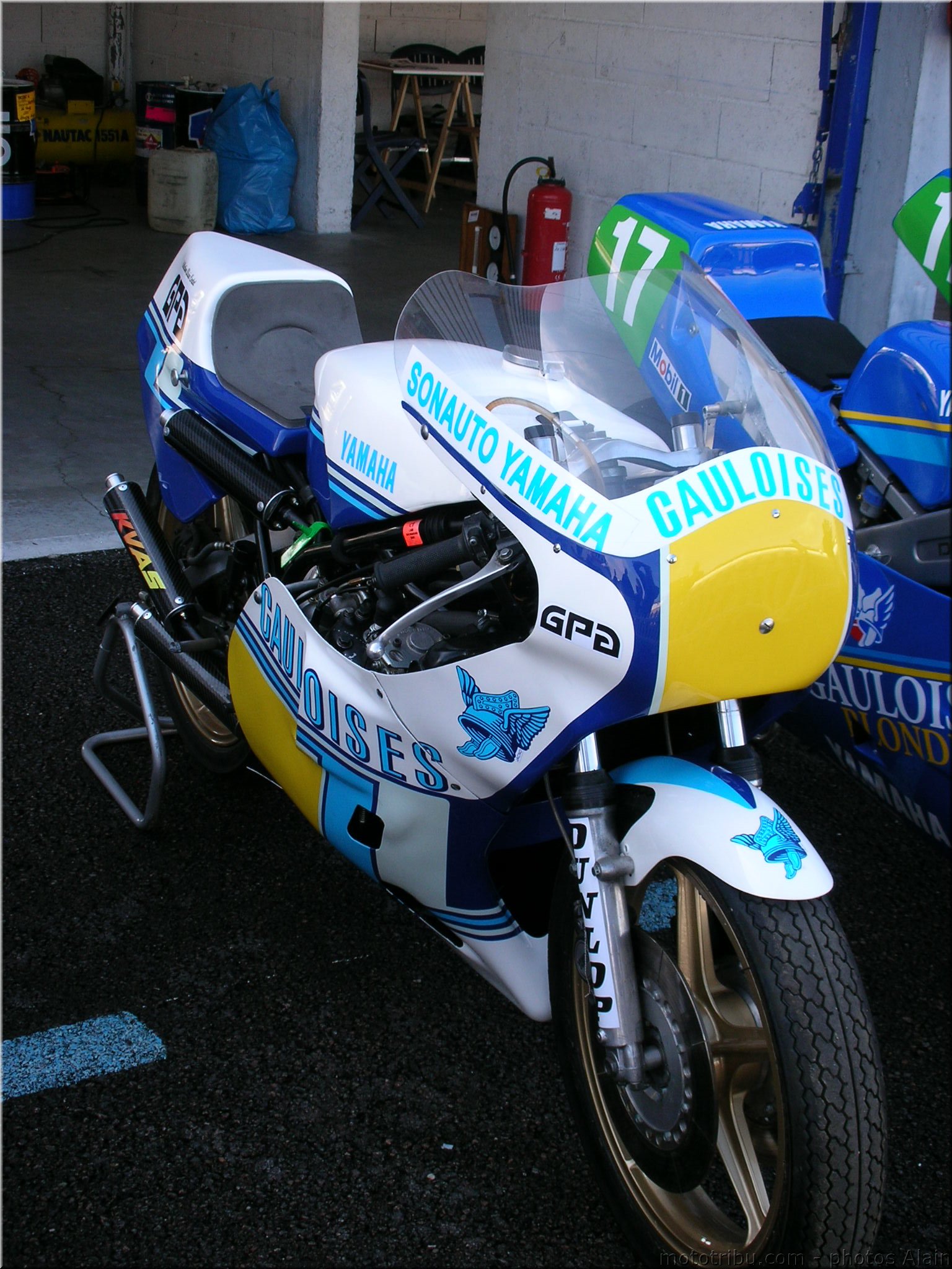 MOTO 