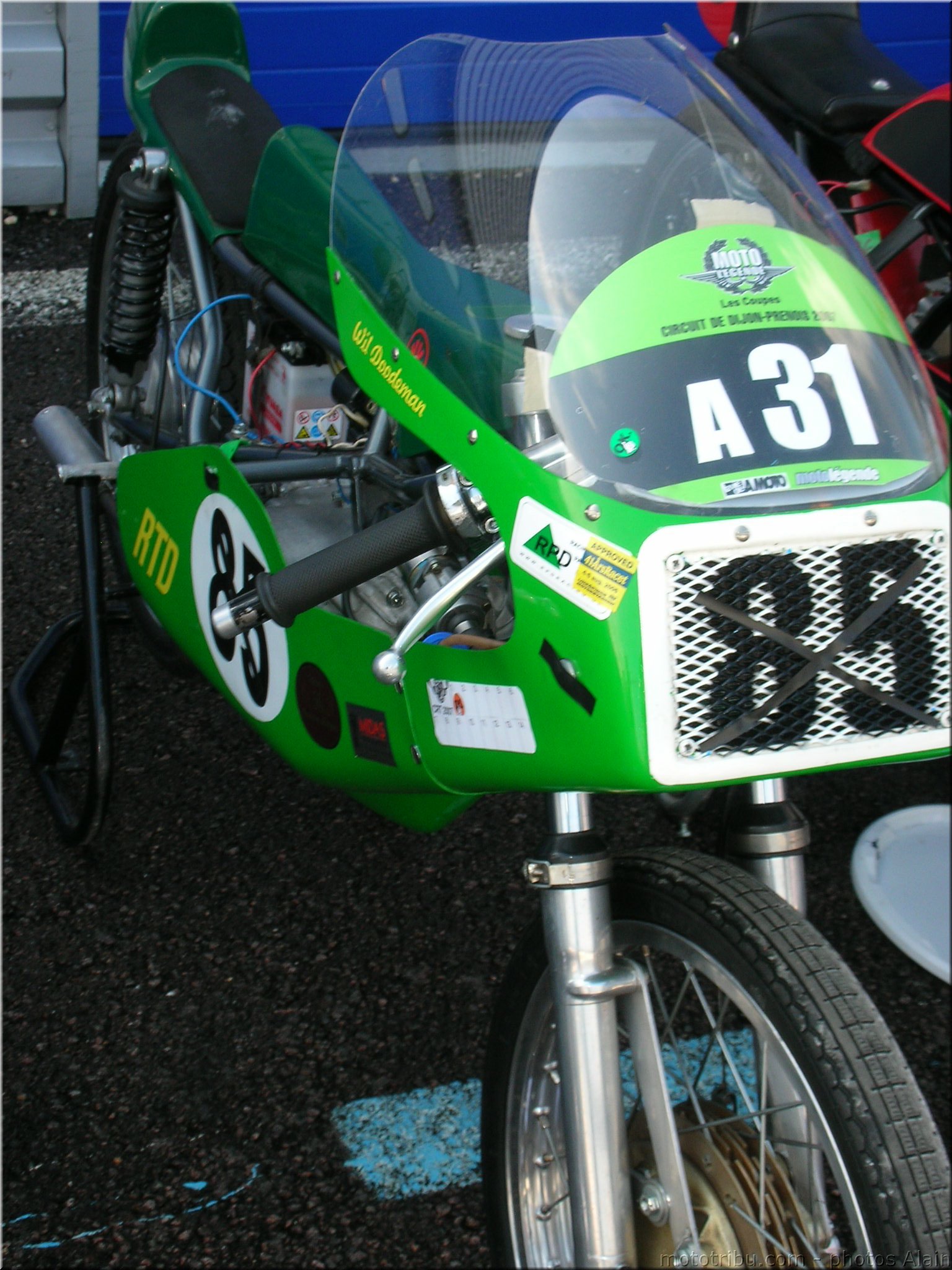 MOTO 