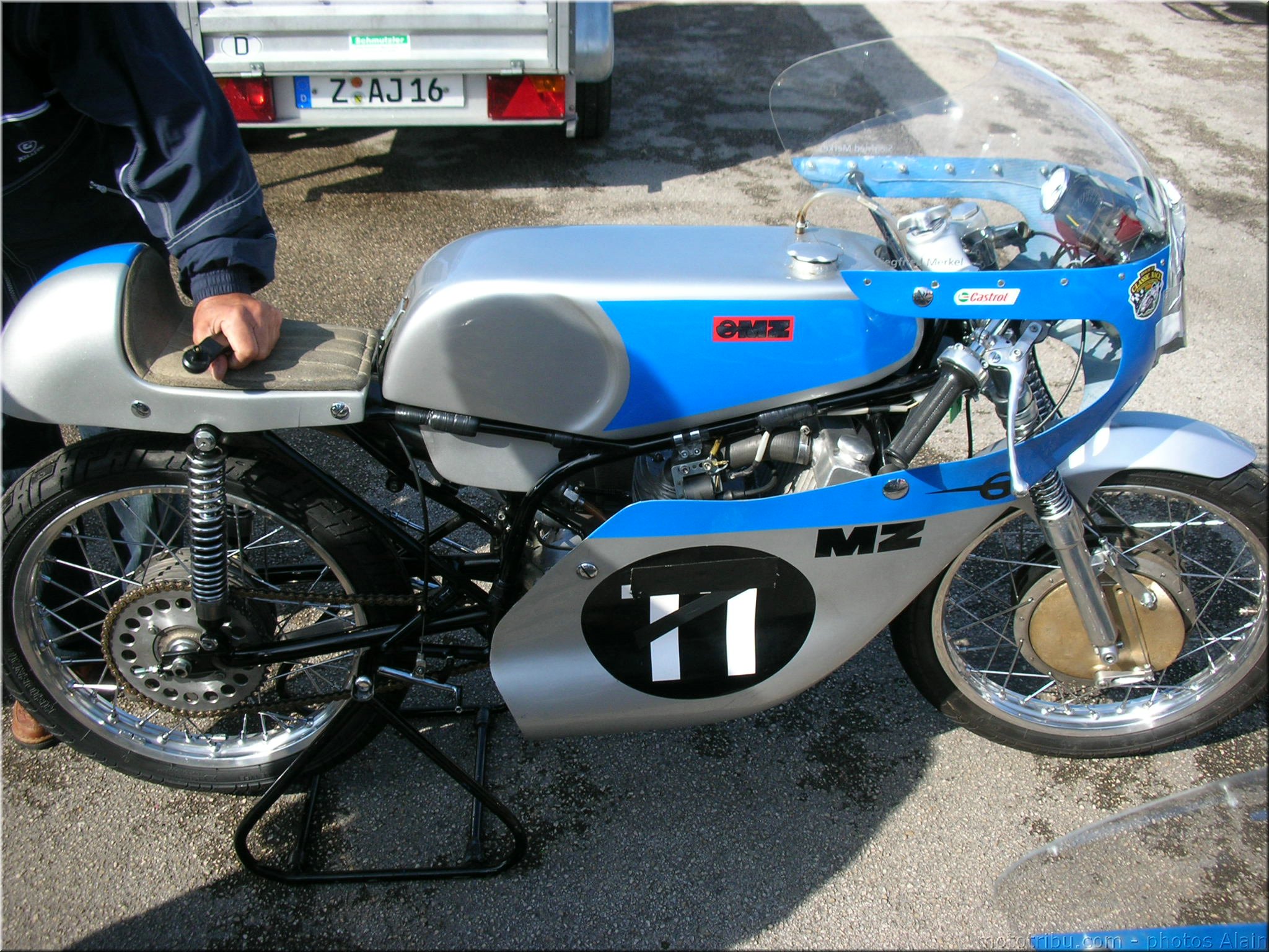 MOTO 