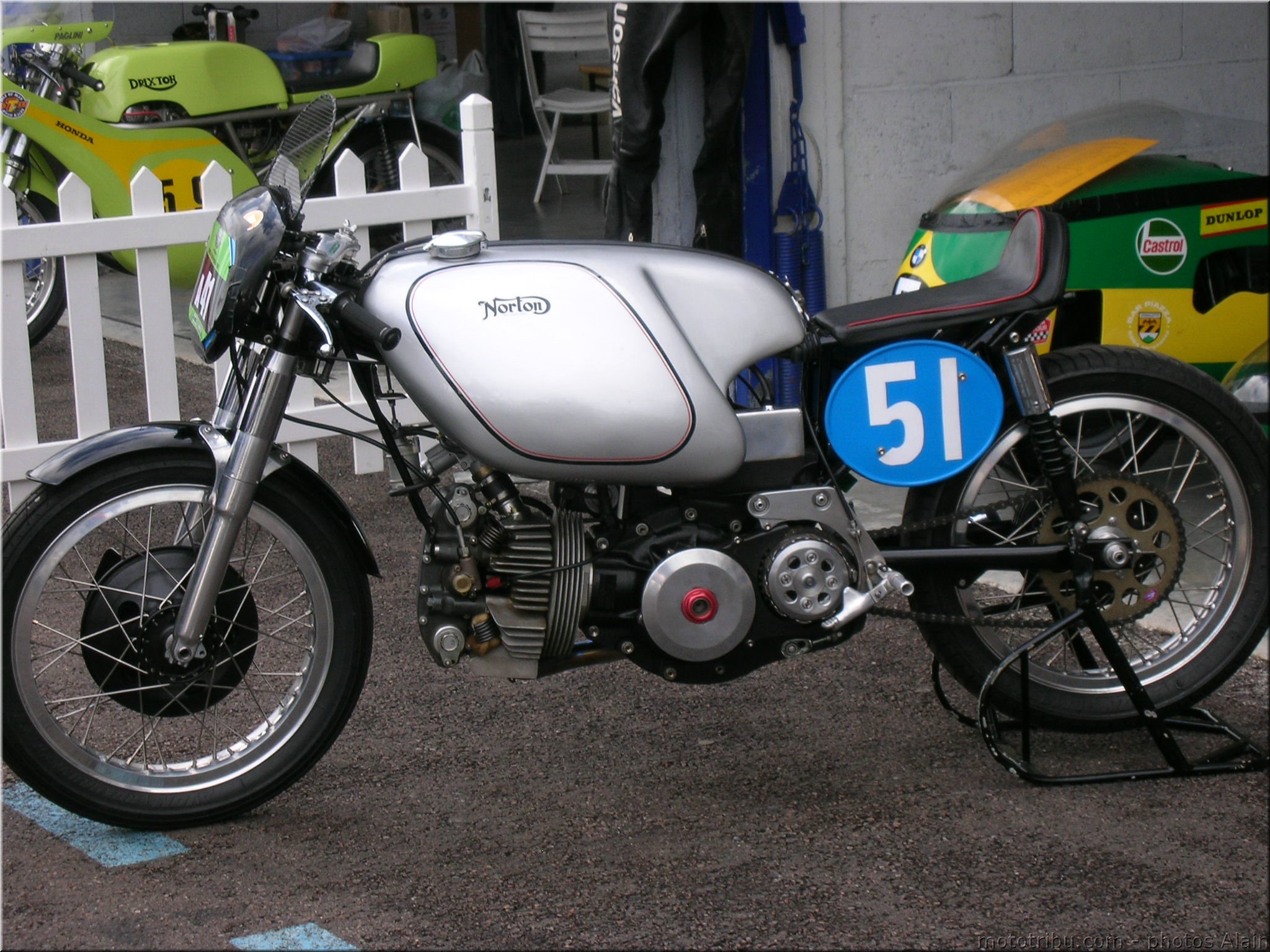 MOTO 