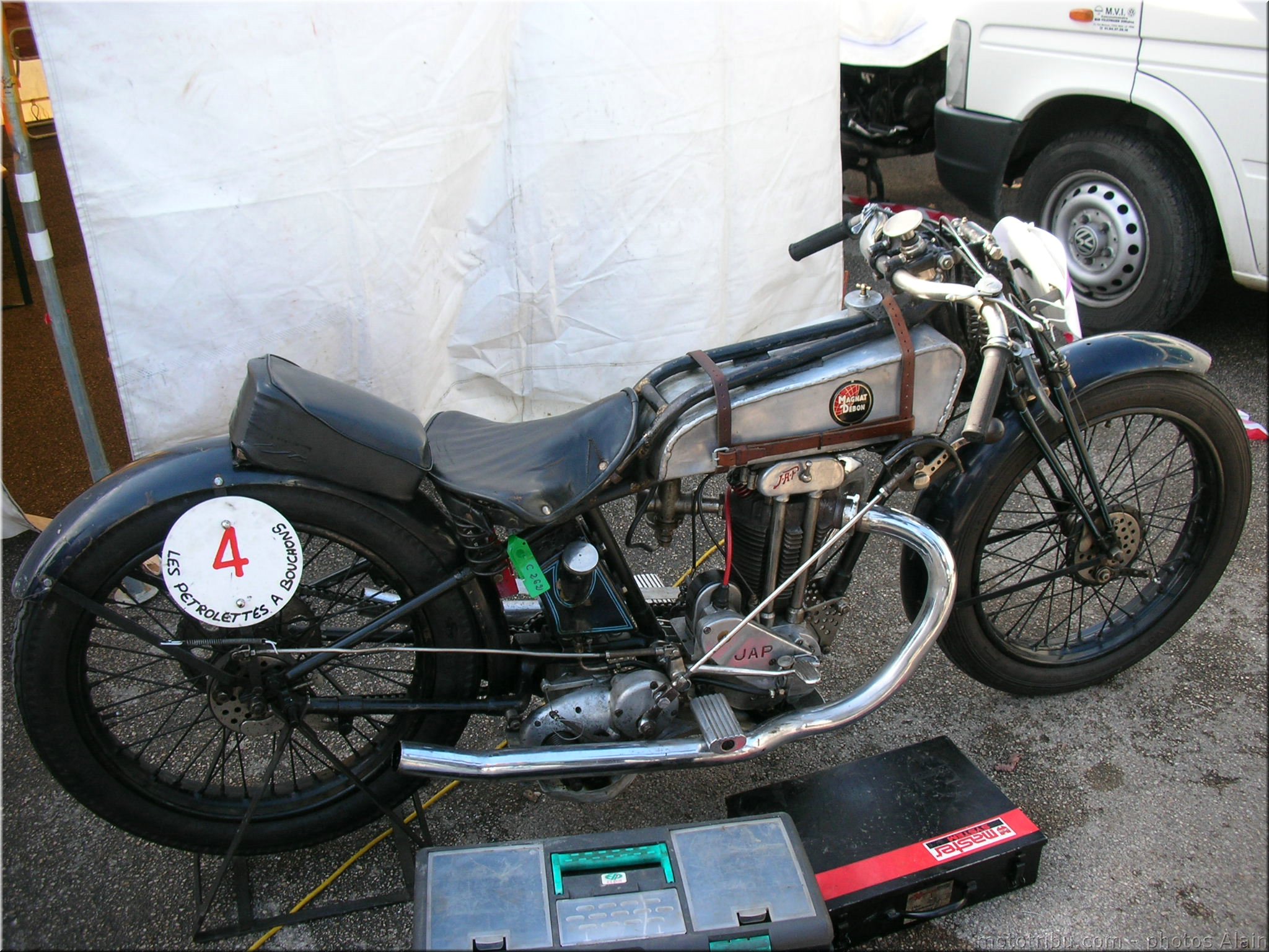 MOTO 