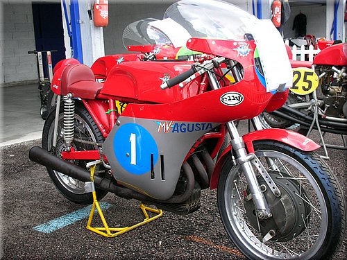 moto-legend-2007-0101.JPG