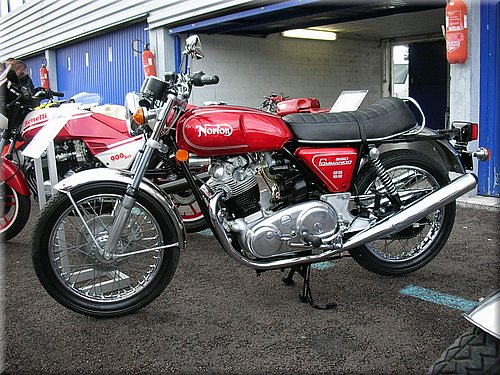 moto-legend-2007-0105.JPG