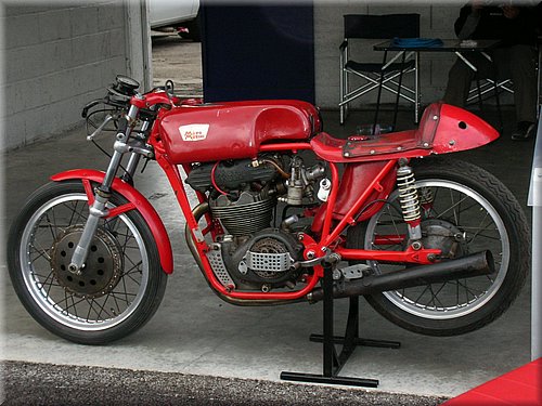 moto-legend-2007-0106.JPG