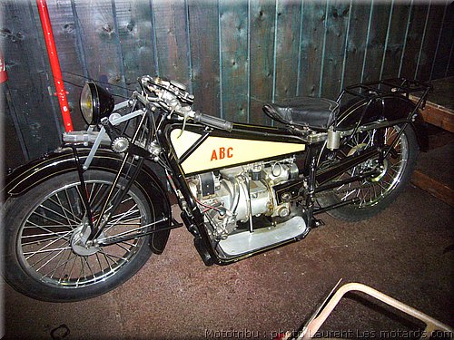 gnome-et-rhone-abc-moteur 398cc-4rapports- transmission-par-chaine-cadre-suspendu.jpg