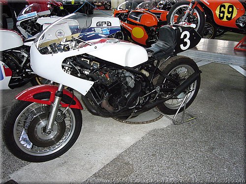 yamaha-tz750r-1979-preparation-j-germain.jpg