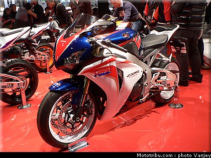 milan_eicma_2010_0104.JPG