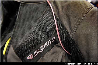 ixon_09_jpms_2010_0100.JPG