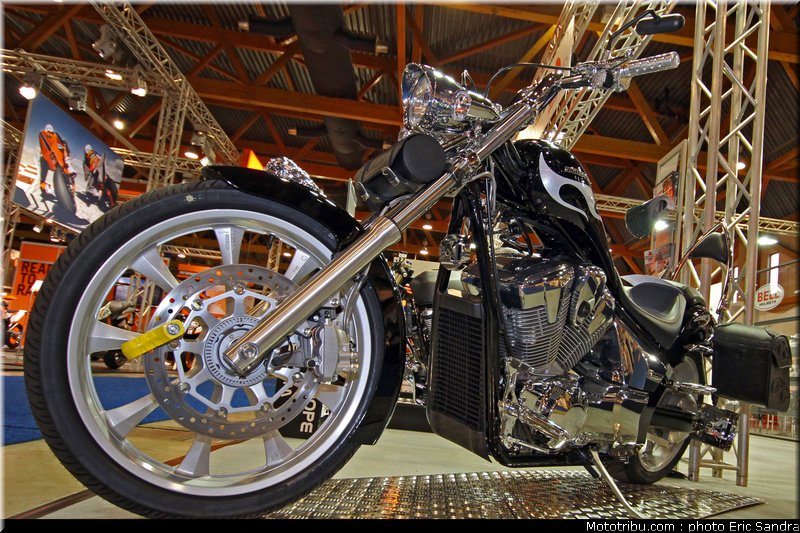 salon_bruxelles_2010_BikeDesign_Honda_fury_1300_1
