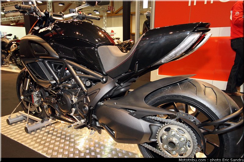 salon_bruxelles_2010_Ducati_Diavel_2