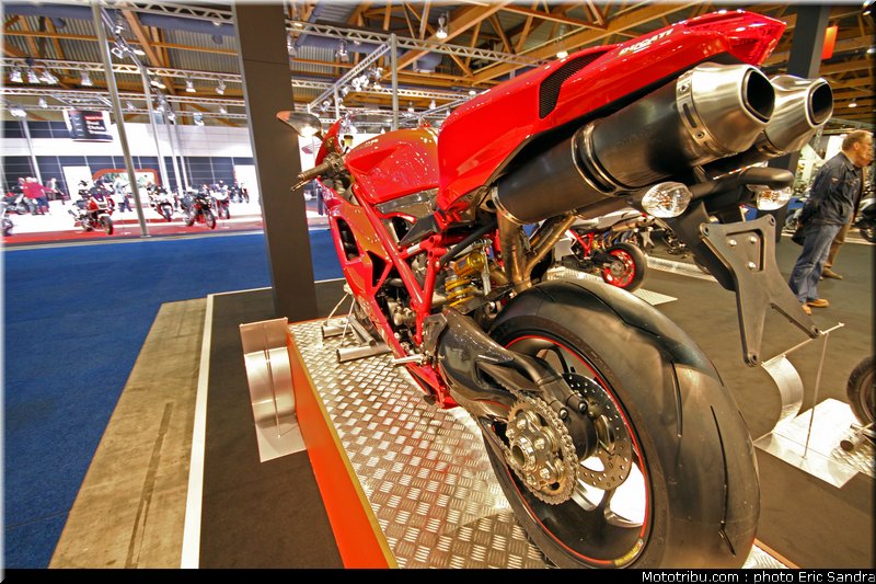 salon_bruxelles_2010_Ducati_Superbike_1198SP_1