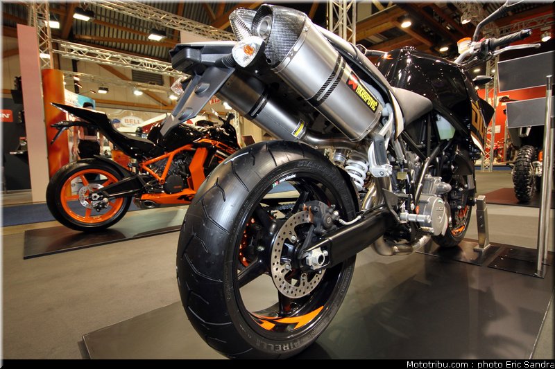 salon_bruxelles_2010_KTM_990Superduke_1