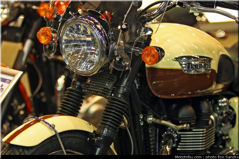 salon_bruxelles_2010_Triumph_Bonneville_T100