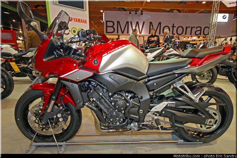 salon_bruxelles_2010_Yamaha_FZ1_Fazer_ABS_1