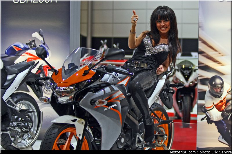 salon_bruxelles_2010_girl_04