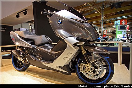 salon_bruxelles_2010_BMW_Concept_C_4.jpg
