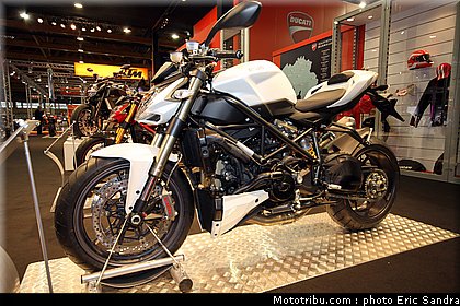 salon_bruxelles_2010_Ducati_Streetfighter.jpg