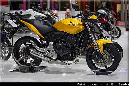 salon_bruxelles_2010_Honda_CBF600_2.jpg
