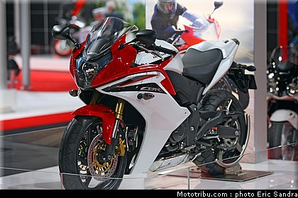 salon_bruxelles_2010_Honda_CBR600F_3.jpg