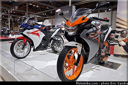 salon_bruxelles_2010_Honda_New_CBR.jpg