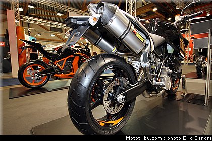 salon_bruxelles_2010_KTM_990Superduke_1.jpg