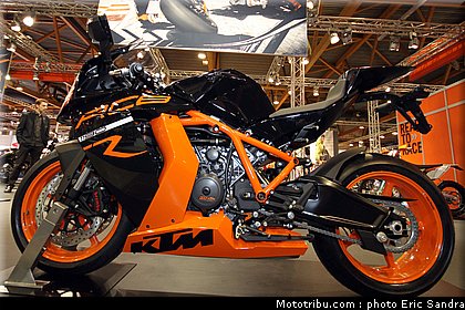 salon_bruxelles_2010_KTM_RC8R_1.jpg