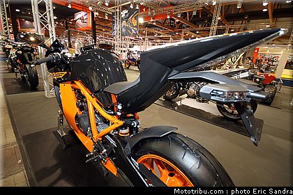 salon_bruxelles_2010_KTM_RC8R_2.jpg