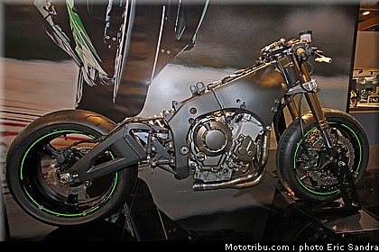 salon_bruxelles_2010_Kawazaki_Ninja_ZX10R_1.jpg