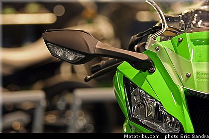 salon_bruxelles_2010_Kawazaki_Ninja_ZX10R_4.jpg