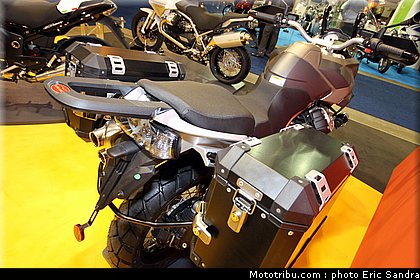 salon_bruxelles_2010_MotoGuzzi_Stelvio_1200_4V_5.jpg