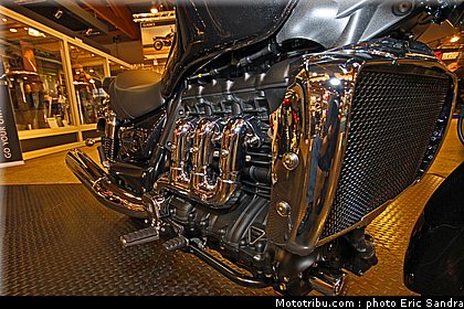 salon_bruxelles_2010_Rocket_III_Roadster_ABS_1.jpg