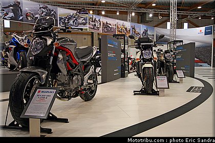 salon_bruxelles_2010_Suzuki_2.jpg