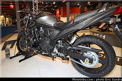 salon_bruxelles_2010_Suzuki_GSF650_ABS_1.jpg