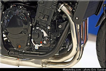 salon_bruxelles_2010_Suzuki_GSF650_ABS_2.jpg