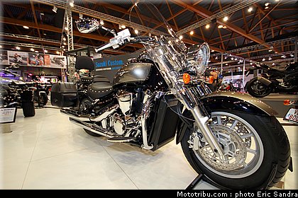 salon_bruxelles_2010_Suzuki_VLR1800_1.jpg